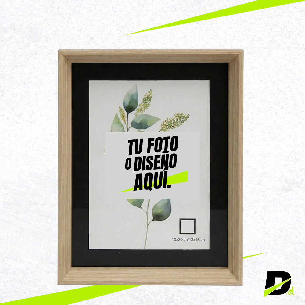 Marco de Madera con Paspartú Negro con Fotografía Incluida