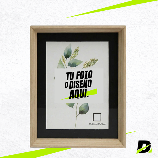 Marco de Madera con Paspartú Negro con Fotografía Incluida